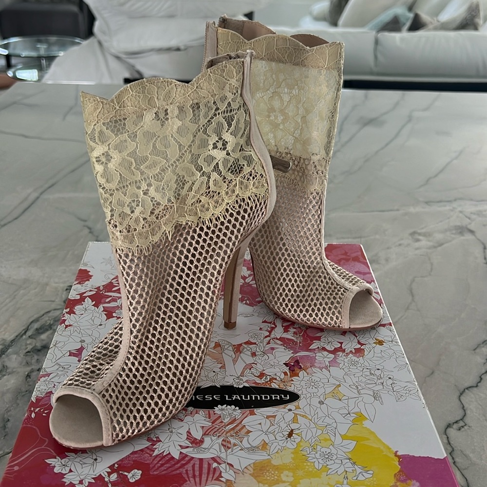 Gorgeous Nude Lace Heels - Chinese Laundry